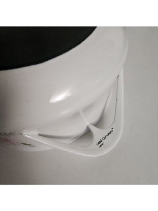 Kobe Japan Courtney Metal Enameled Casserole Sauce Pan with Lid Metal Enameled Casserole Sauce Pan with Lid Vintage Kobe Japan Courtney